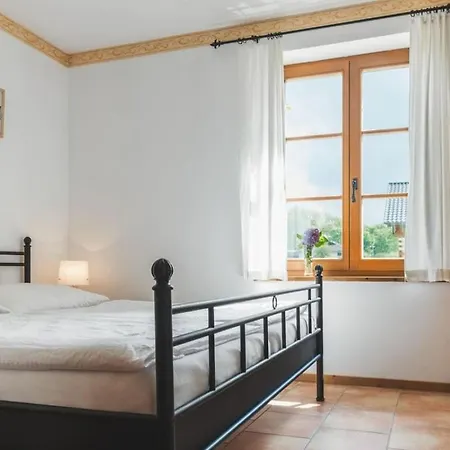 Steinbeck In The Estate Barn 度假居